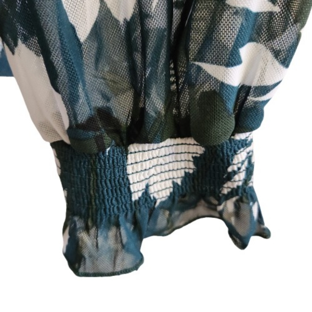 🆕️Kathy Ireland Green and White Abstract Floral Print Blouse - Picture 7 of 11